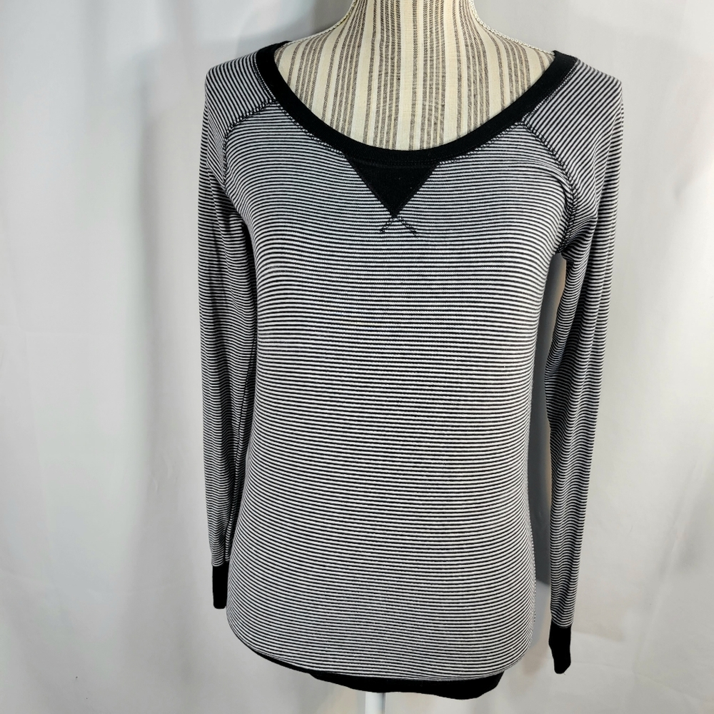 Poof! Black & White Visible Pink Zipper Long Sleeve Top Size Small